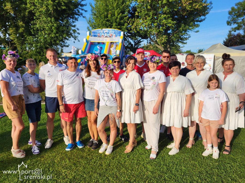 Motorowodniacy na jeziorze w Śremie