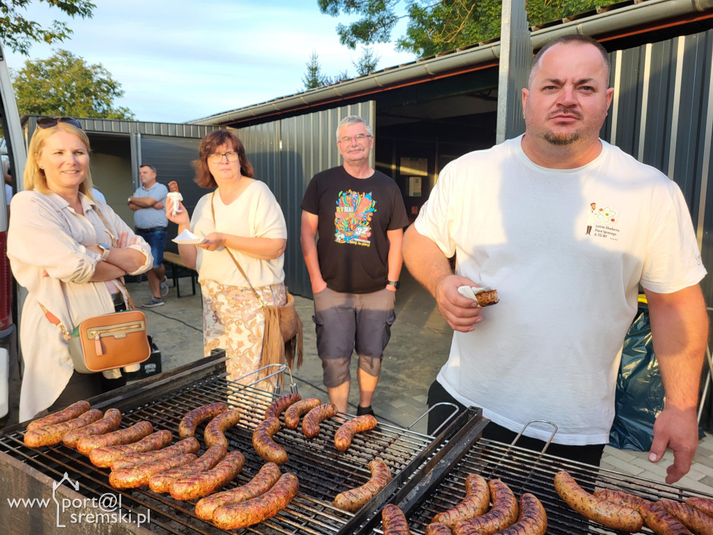 Motorowodniacy na jeziorze w Śremie