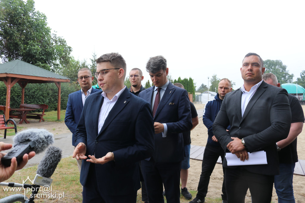 Konferencja Konfederacji ws. napaści w Śremie