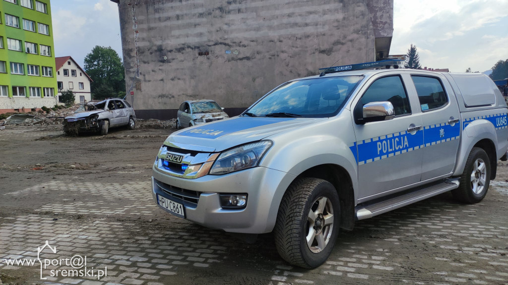 Śremscy policjanci pomagają w ochronie mienia na południu polski