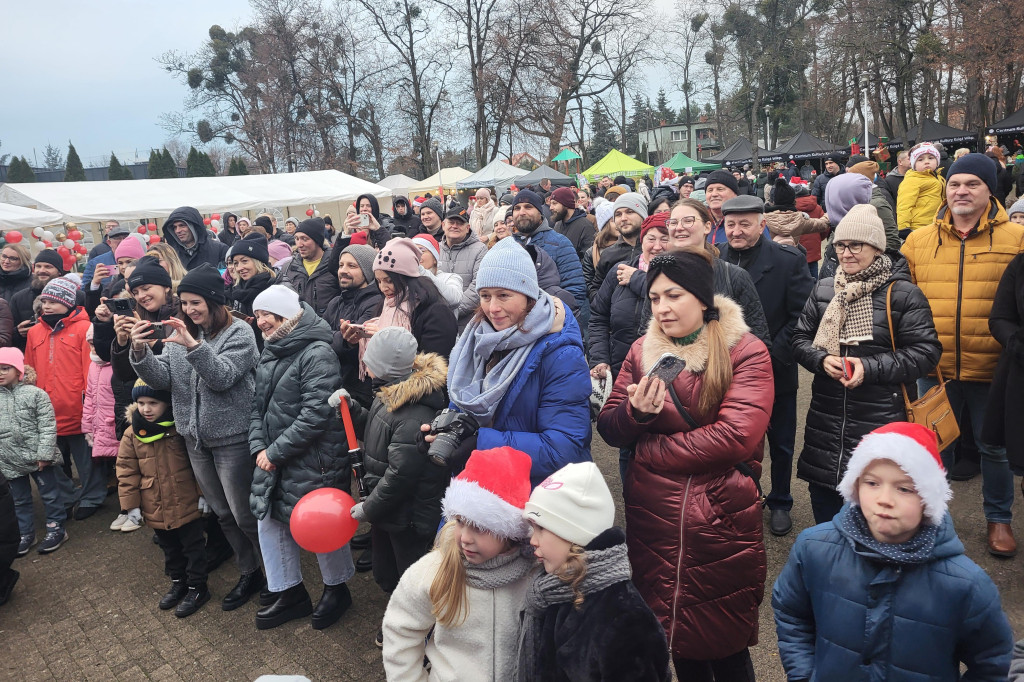 Kiermasz świąteczny w Książu Wlkp.