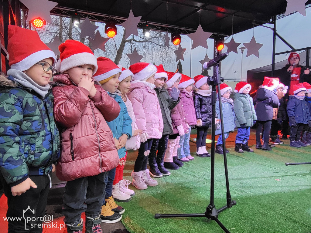 Kiermasz świąteczny w Książu Wlkp.