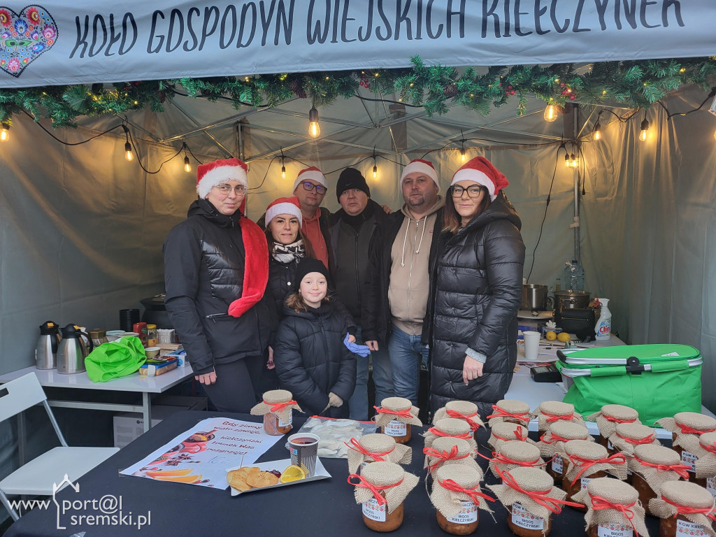 Kiermasz świąteczny w Książu Wlkp.