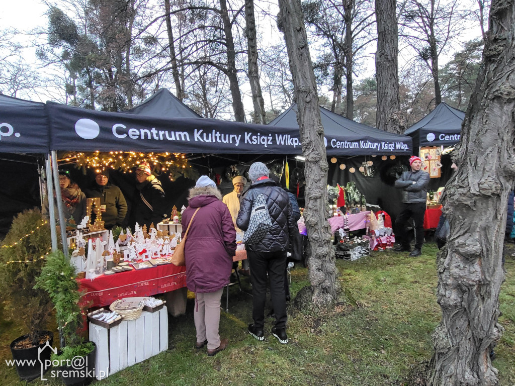 Kiermasz świąteczny w Książu Wlkp.