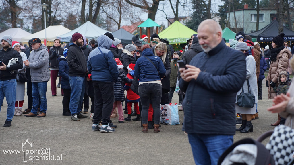 Kiermasz świąteczny w Książu Wlkp.