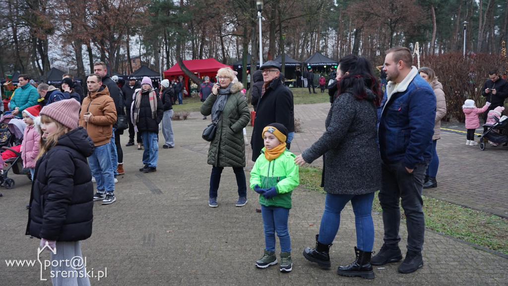 Kiermasz świąteczny w Książu Wlkp.