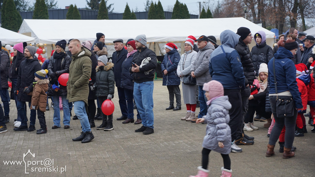 Kiermasz świąteczny w Książu Wlkp.