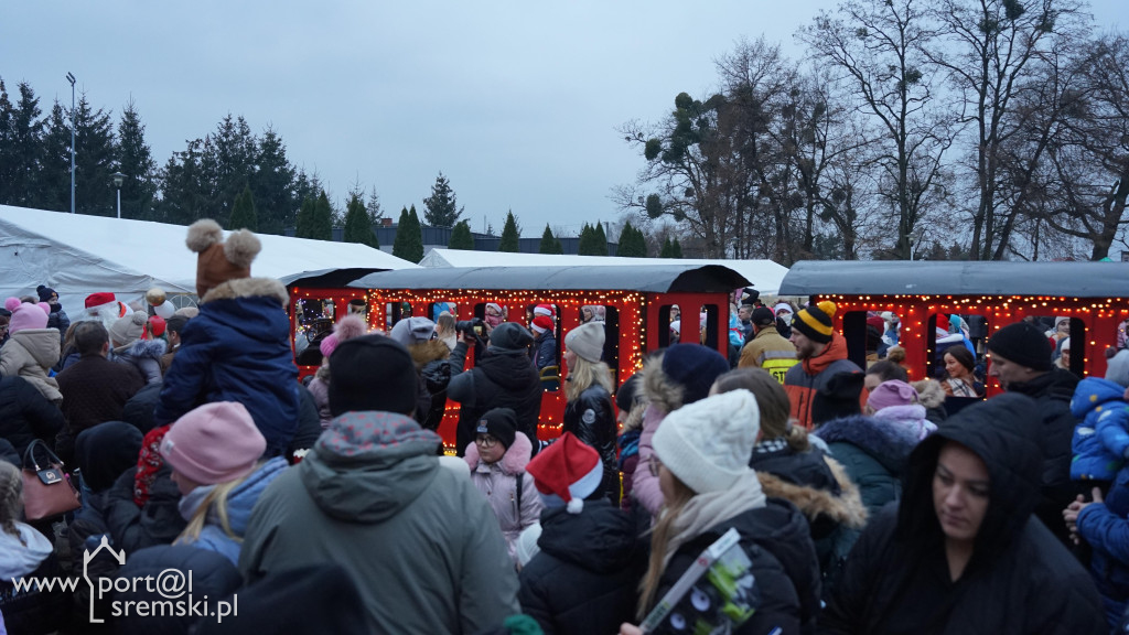 Kiermasz świąteczny w Książu Wlkp.