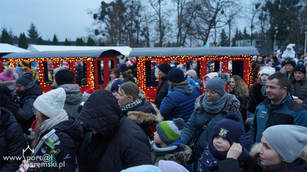 Kiermasz świąteczny w Książu Wlkp.