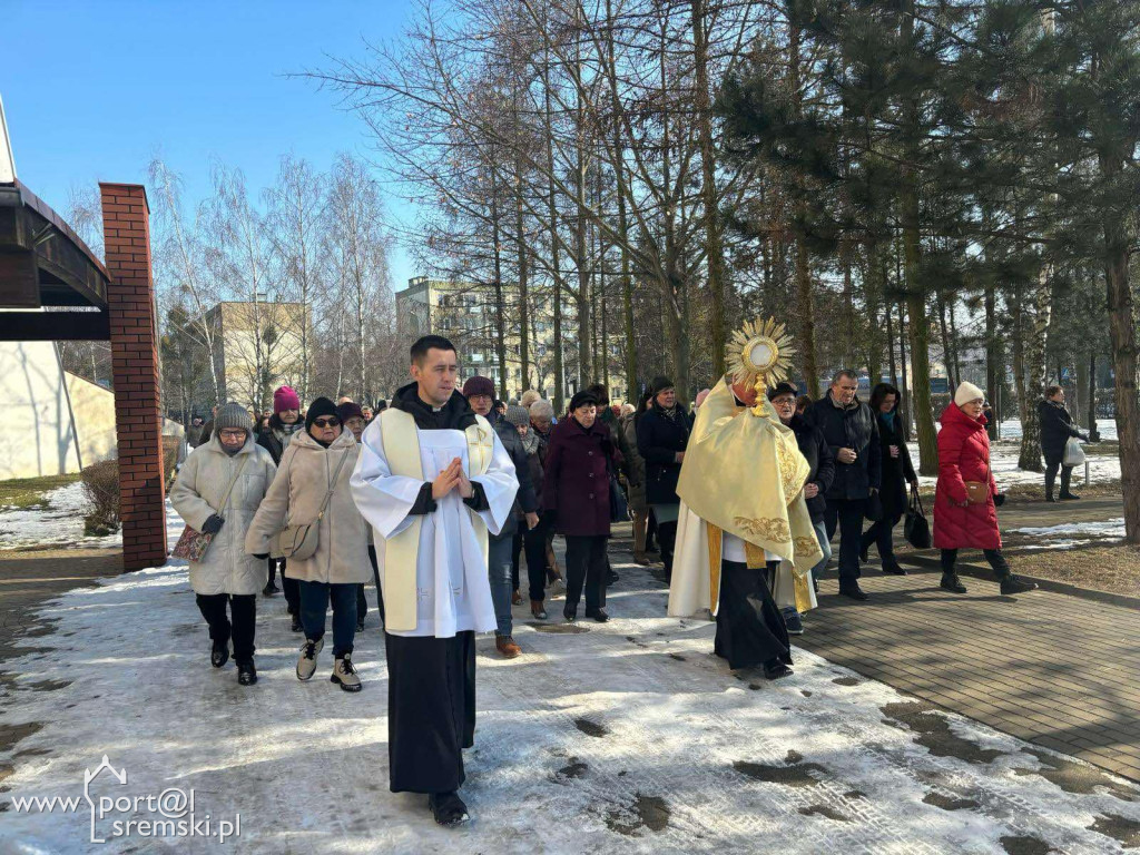 Przeniesienie Najświętszego Sakramentu w Parafii NSJ w Śremie: