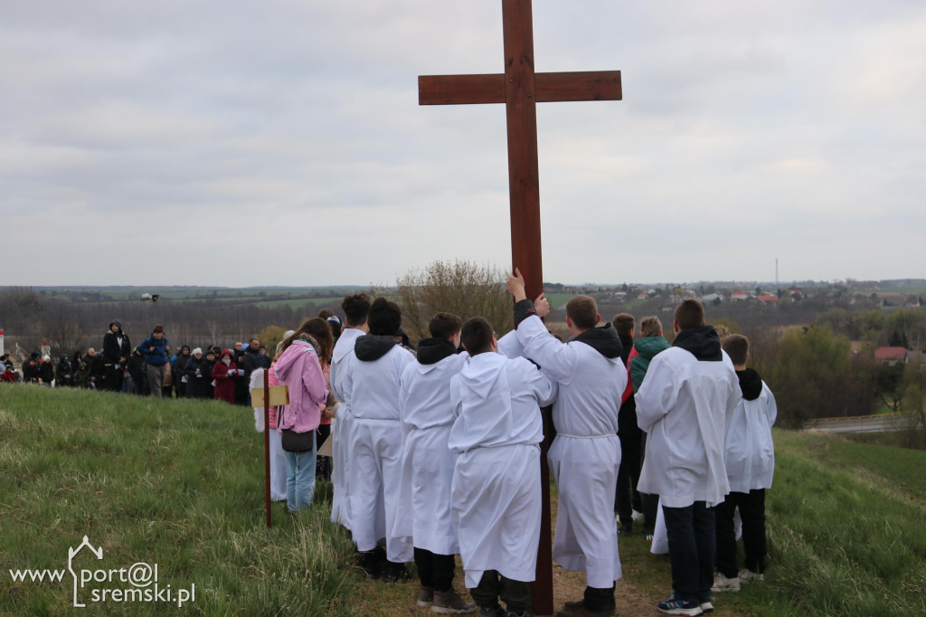 Droga Krzyżowa w Dolsku