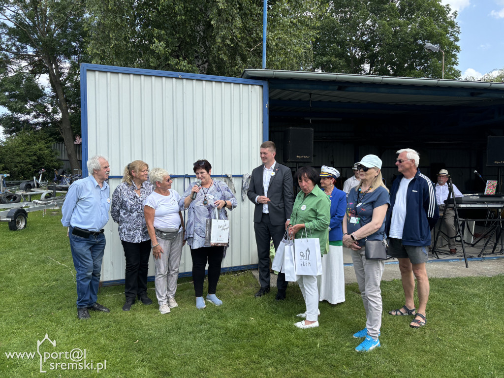 Spotkanie Rad Seniorów nad jeziorem w Śremie