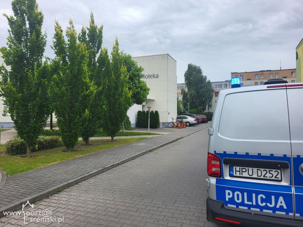 Próbny alarm bombowy w śremskiej bibliotece