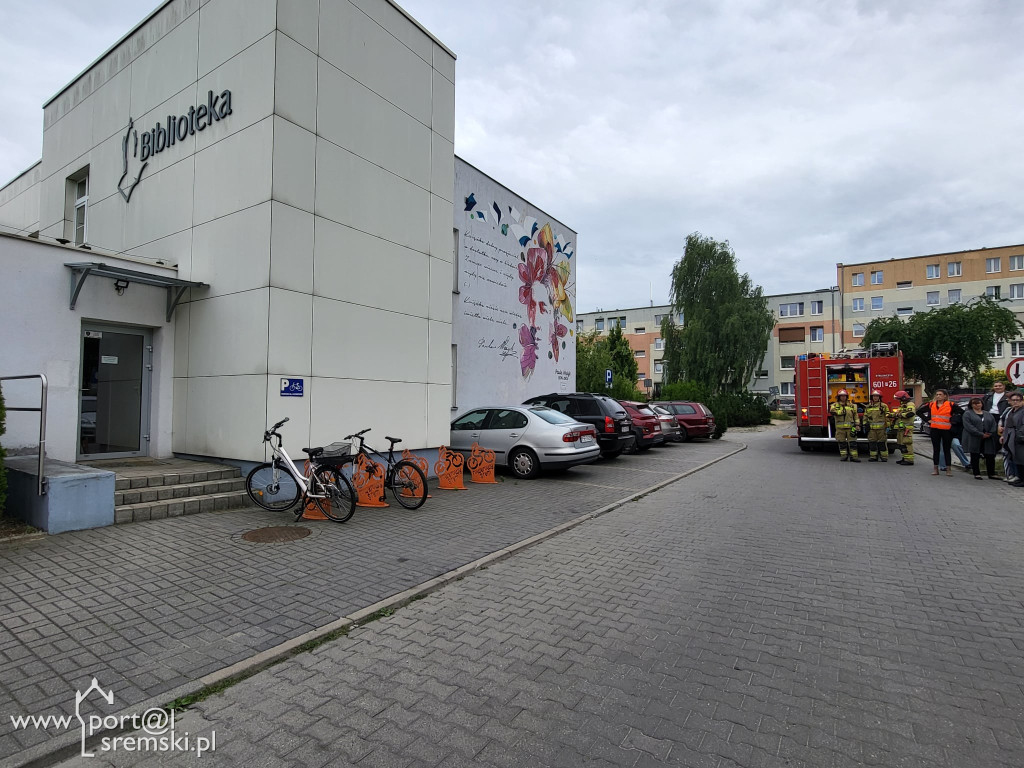 Próbny alarm bombowy w śremskiej bibliotece