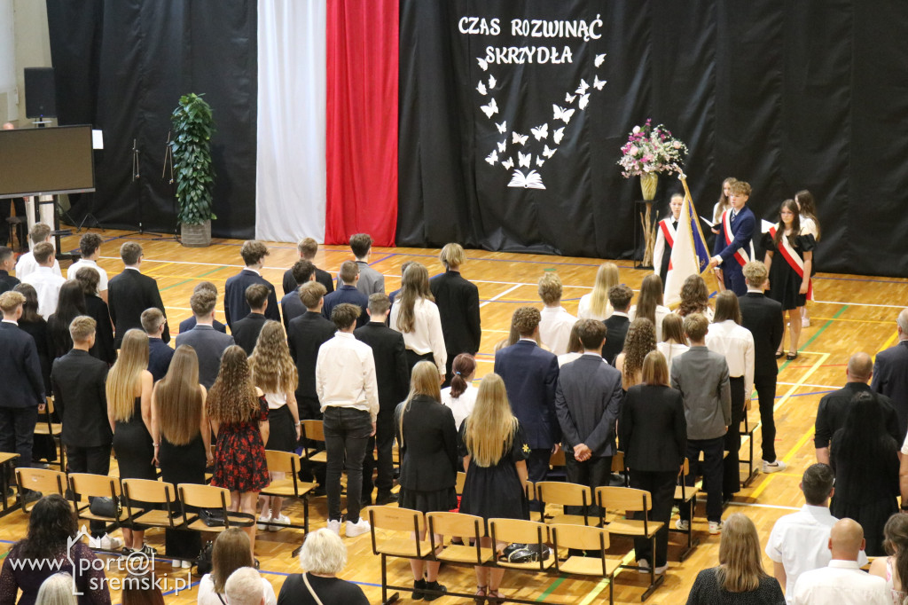 Zakończenie ósmych klas w Szóstce