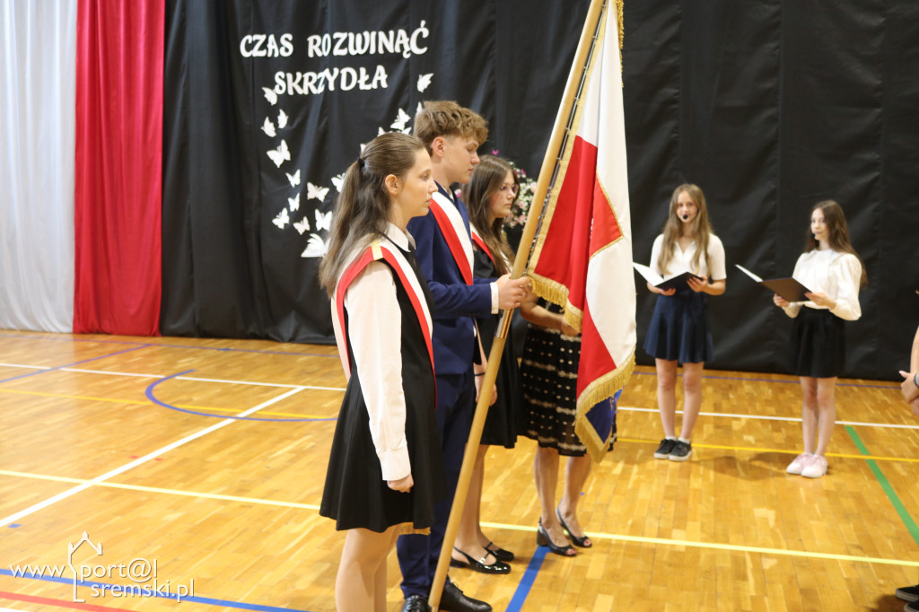 Zakończenie ósmych klas w Szóstce