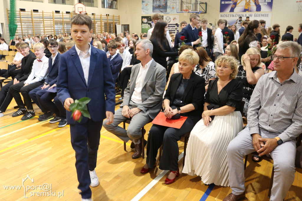 Zakończenie ósmych klas w Szóstce