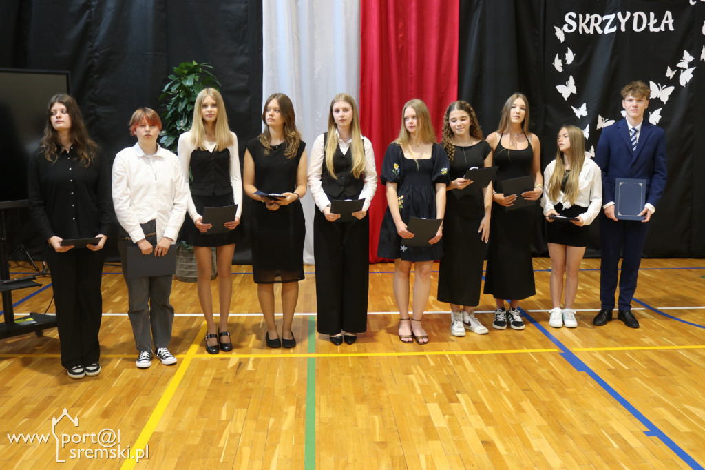 Zakończenie ósmych klas w Szóstce