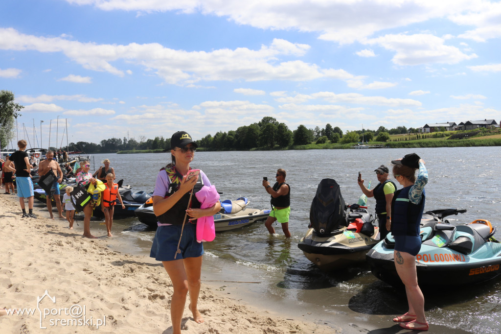 Pokazy sportów wodnych nad Jeziorem Grzymisławskim