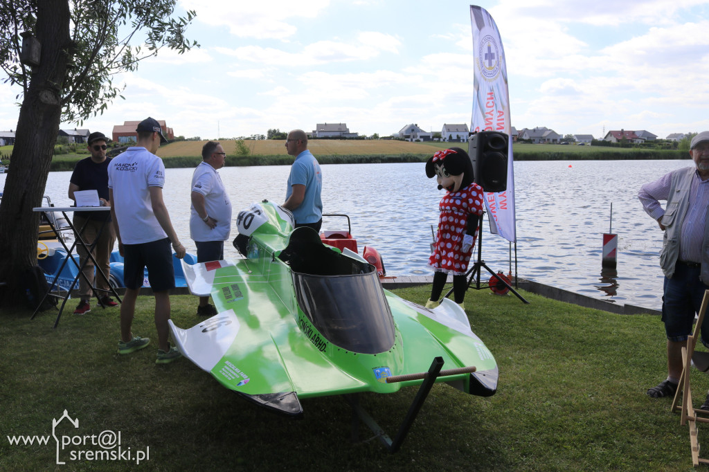 Pokazy sportów wodnych nad Jeziorem Grzymisławskim