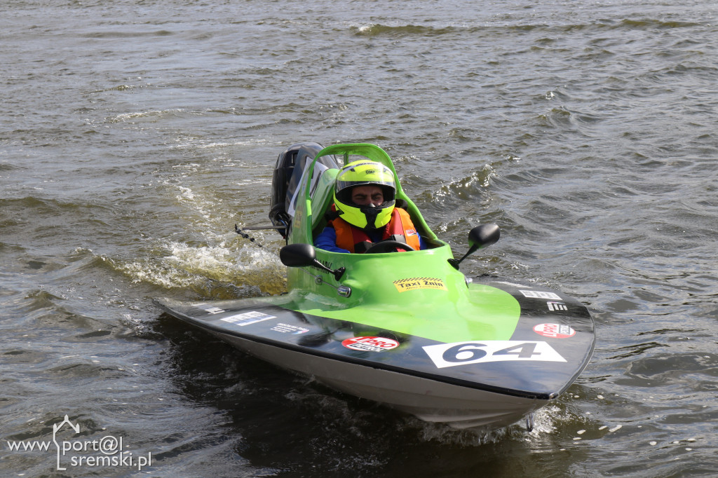 Pokazy sportów wodnych nad Jeziorem Grzymisławskim