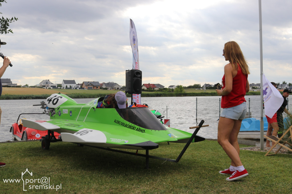 Pokazy sportów wodnych nad Jeziorem Grzymisławskim