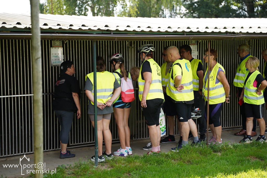 Kolarze z Racotu wsparli schronisko dla zwierząt. Przekazali środki z własnej akcji