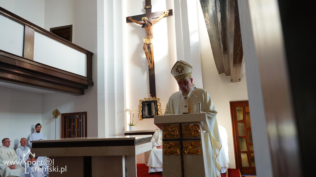 Uroczyste poświęcenie odrestaurowanego kościoła