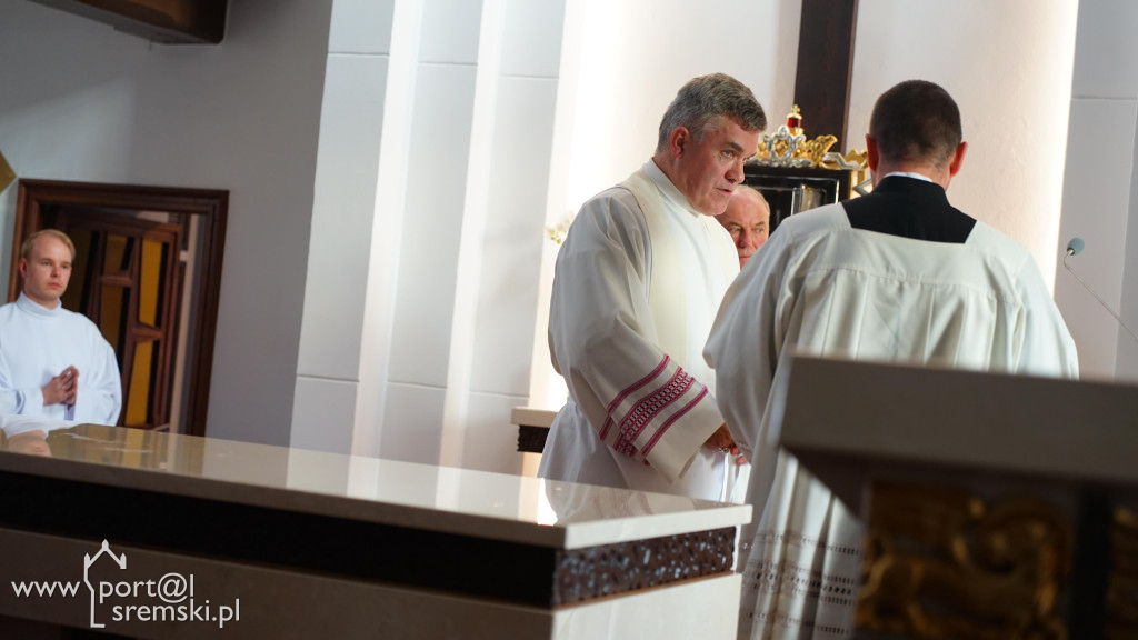 Uroczyste poświęcenie odrestaurowanego kościoła
