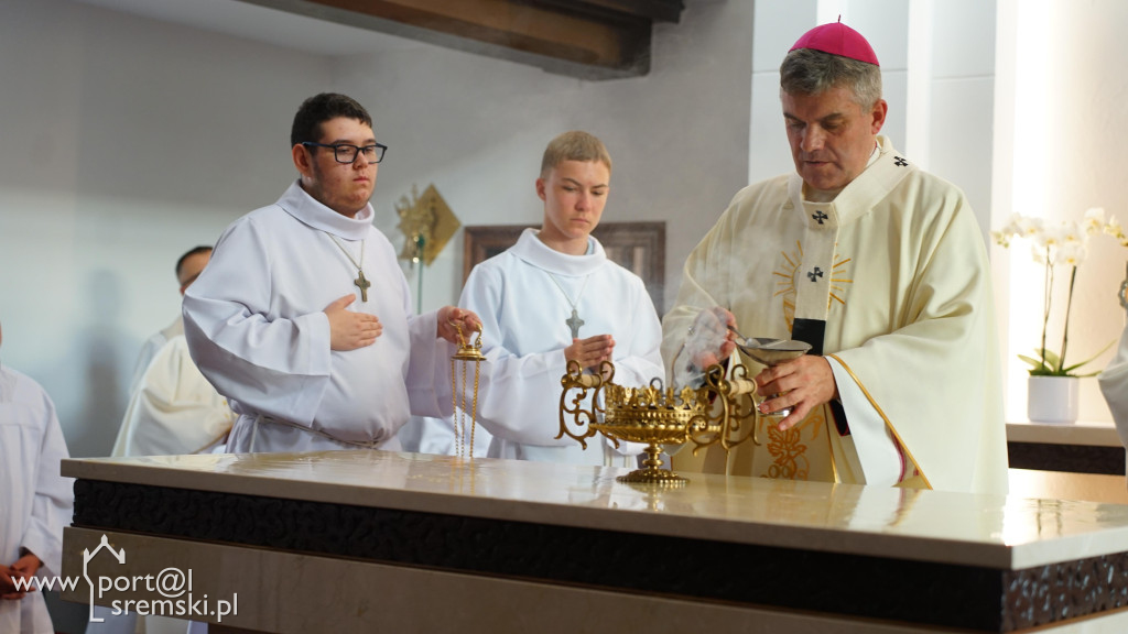 Uroczyste poświęcenie odrestaurowanego kościoła
