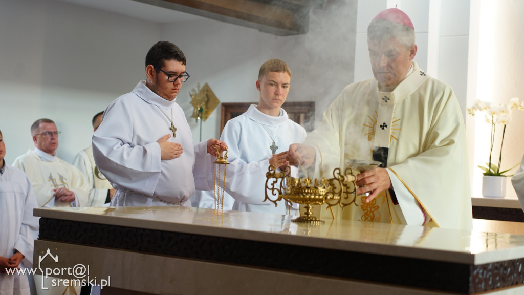Uroczyste poświęcenie odrestaurowanego kościoła