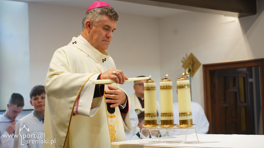 Uroczyste poświęcenie odrestaurowanego kościoła