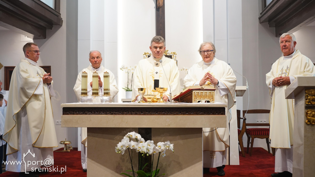 Uroczyste poświęcenie odrestaurowanego kościoła