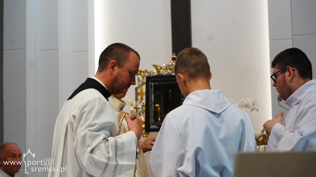 Uroczyste poświęcenie odrestaurowanego kościoła
