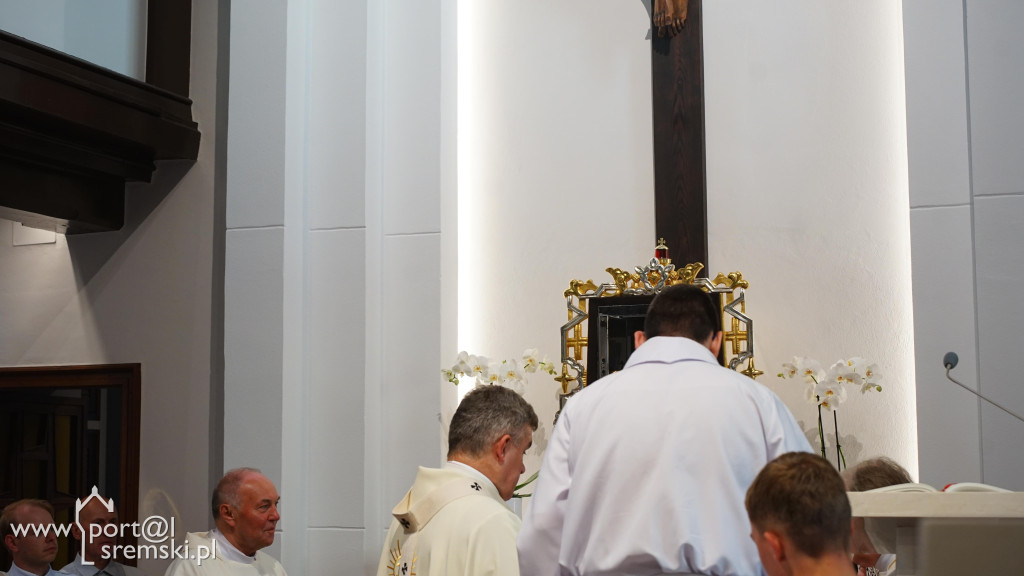 Uroczyste poświęcenie odrestaurowanego kościoła