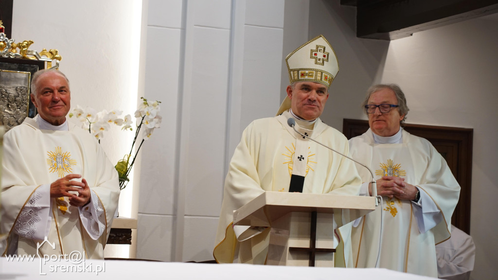 Uroczyste poświęcenie odrestaurowanego kościoła