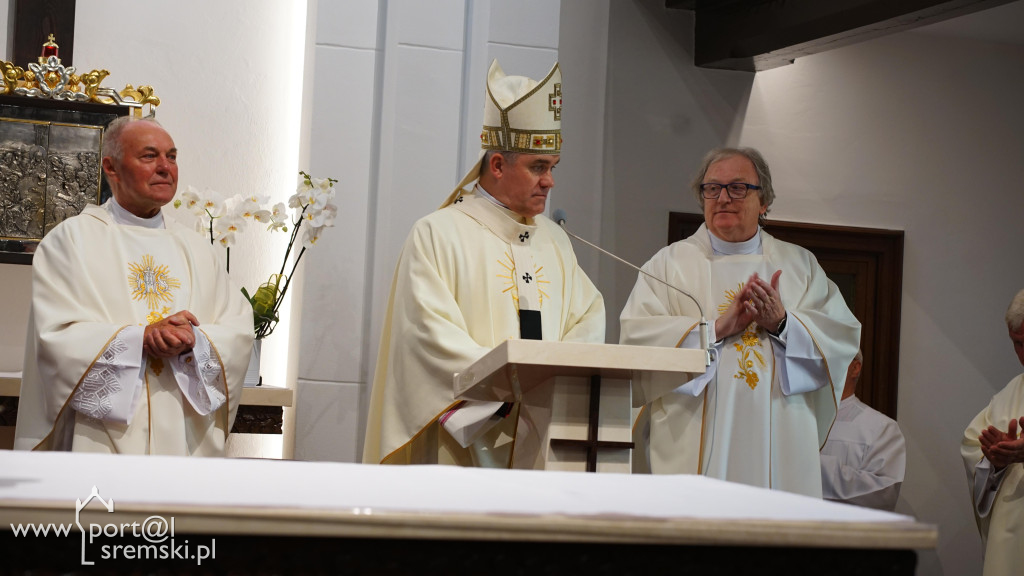 Uroczyste poświęcenie odrestaurowanego kościoła