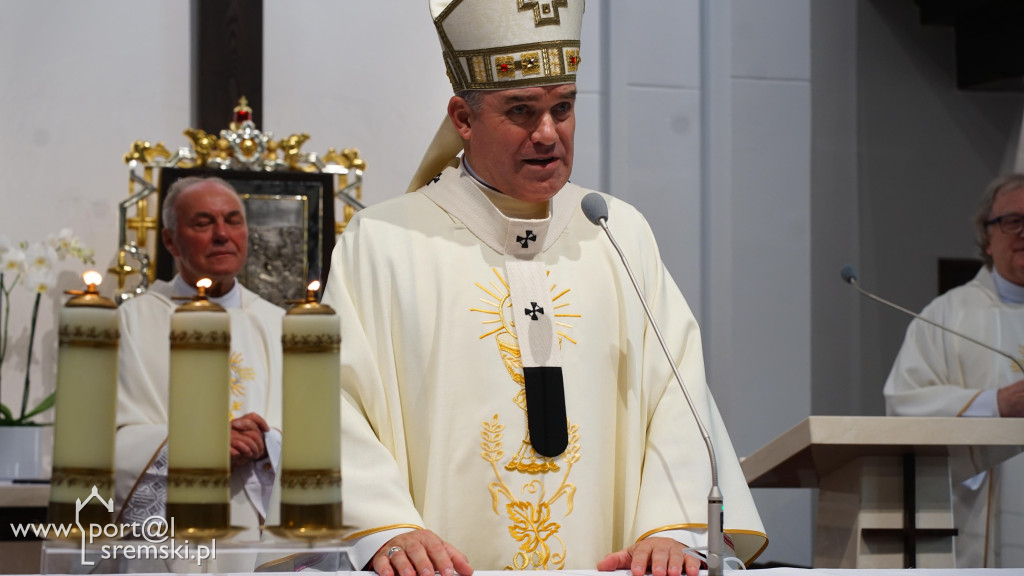 Uroczyste poświęcenie odrestaurowanego kościoła