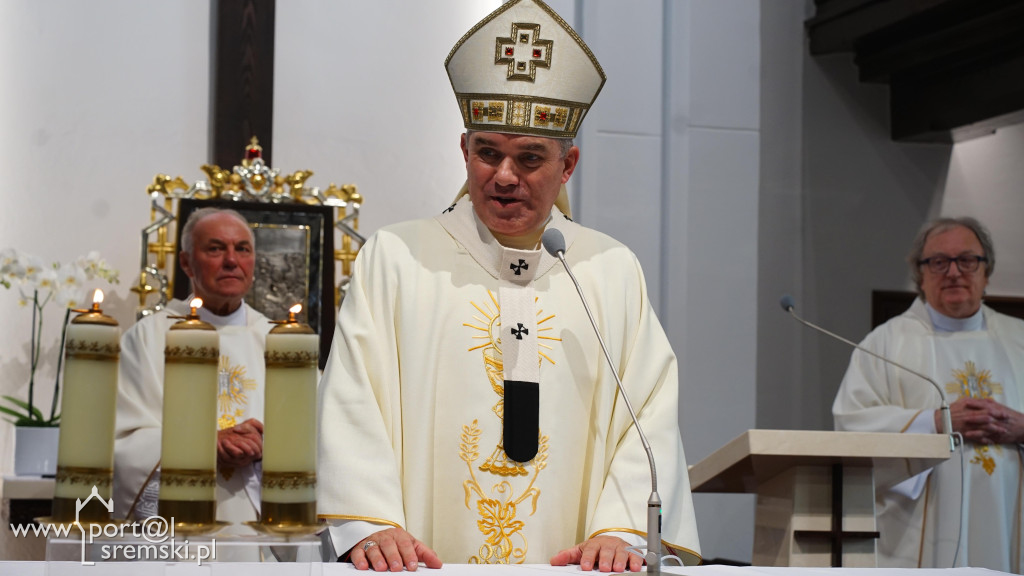 Uroczyste poświęcenie odrestaurowanego kościoła