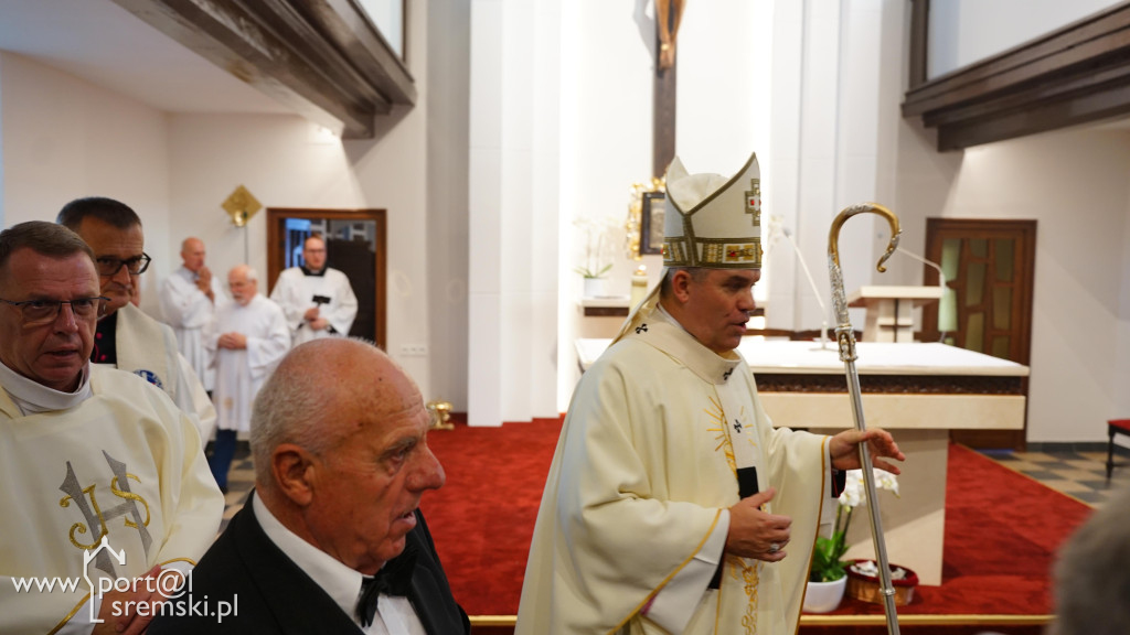 Uroczyste poświęcenie odrestaurowanego kościoła