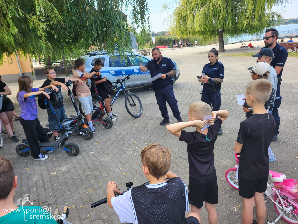 Spotkanie na plaży z Policją