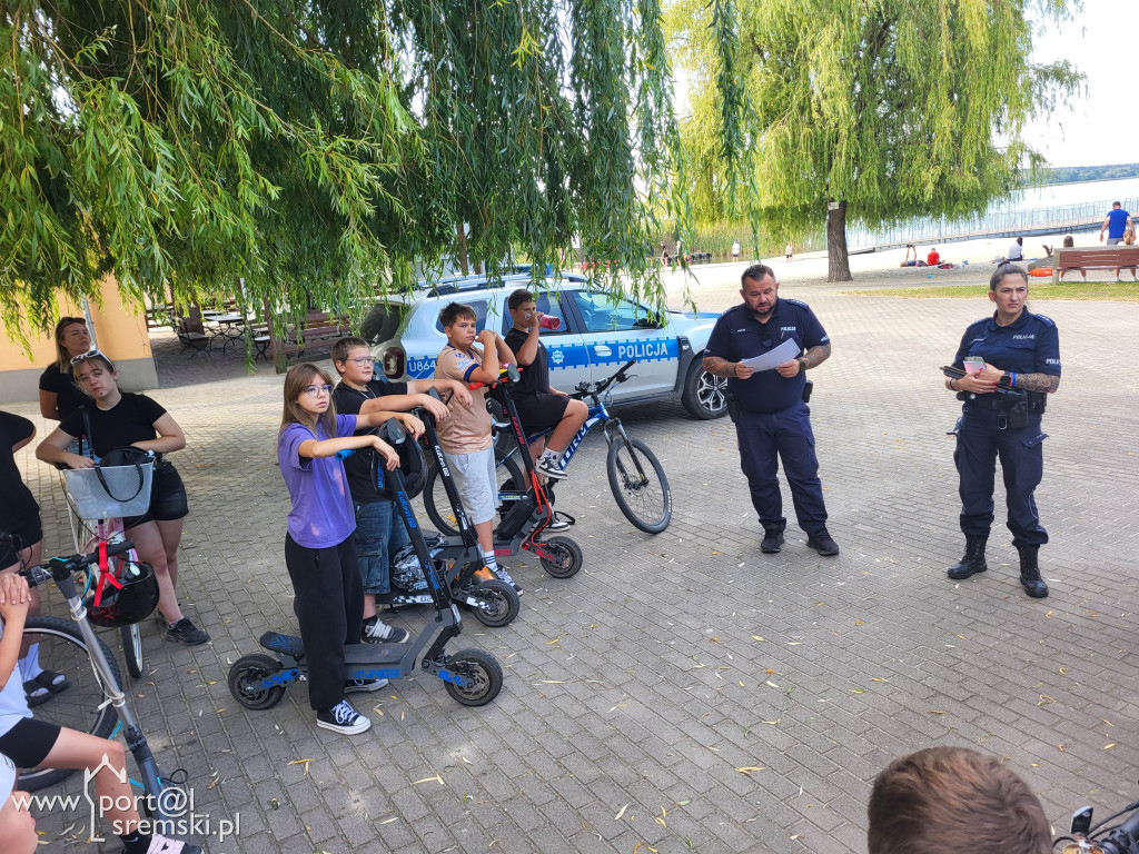 Spotkanie na plaży z Policją