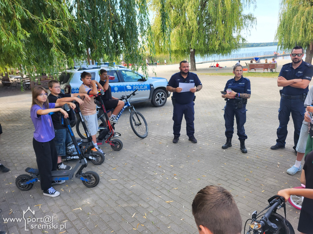 Spotkanie na plaży z Policją
