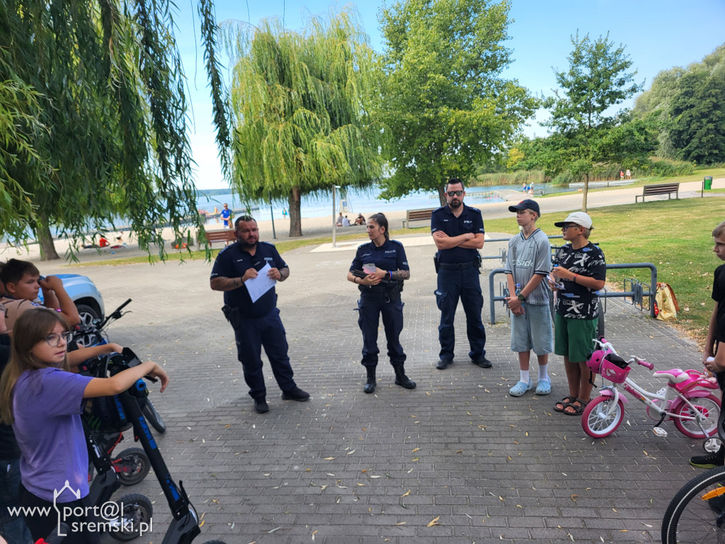 Spotkanie na plaży z Policją