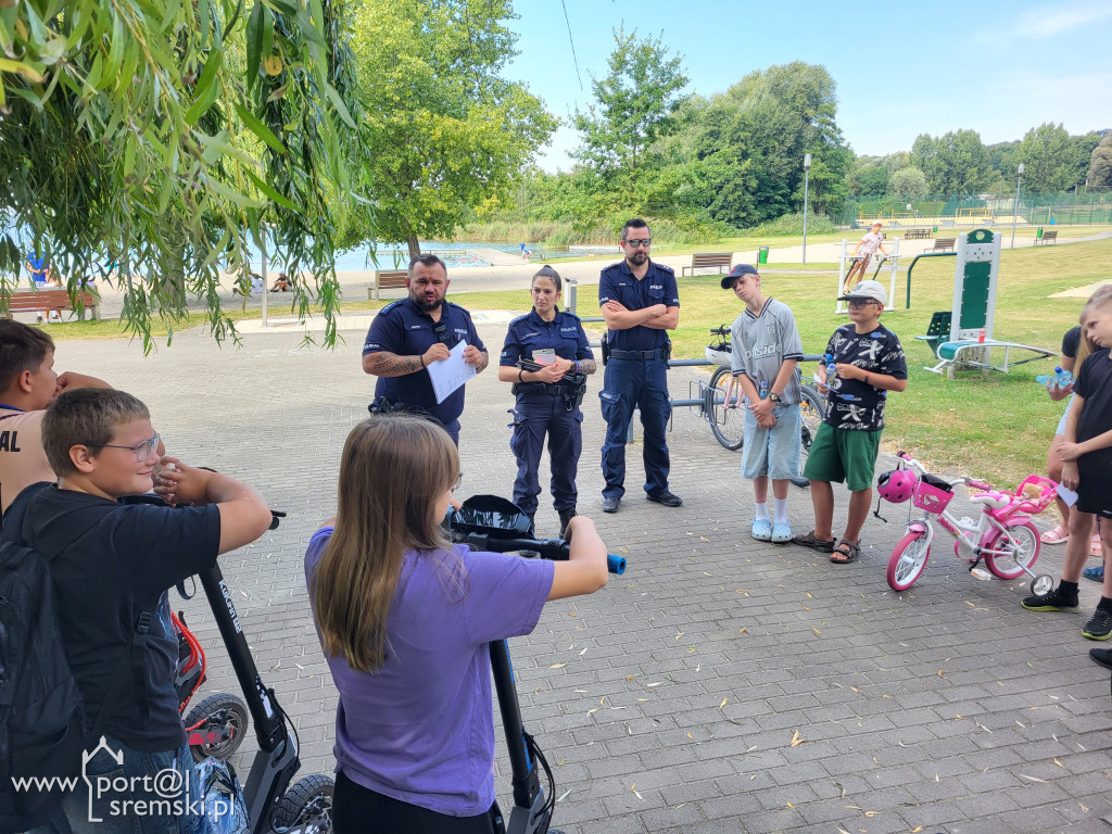 Spotkanie na plaży z Policją