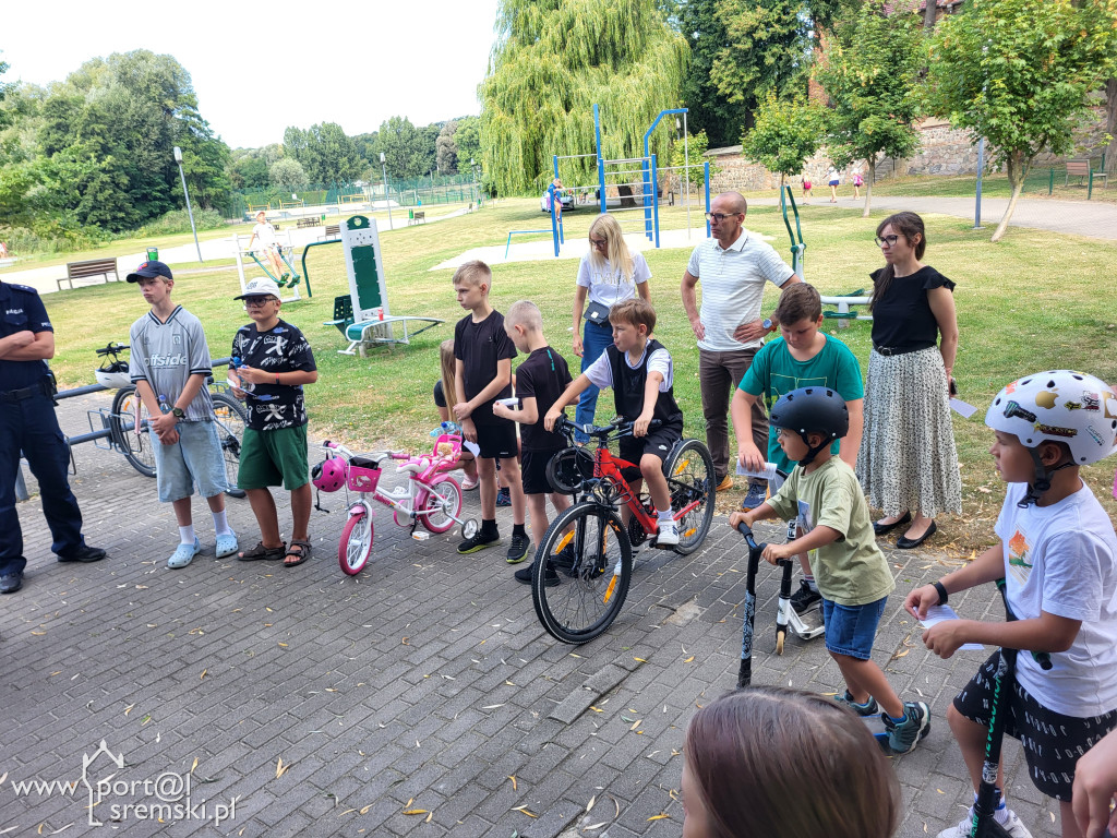 Spotkanie na plaży z Policją