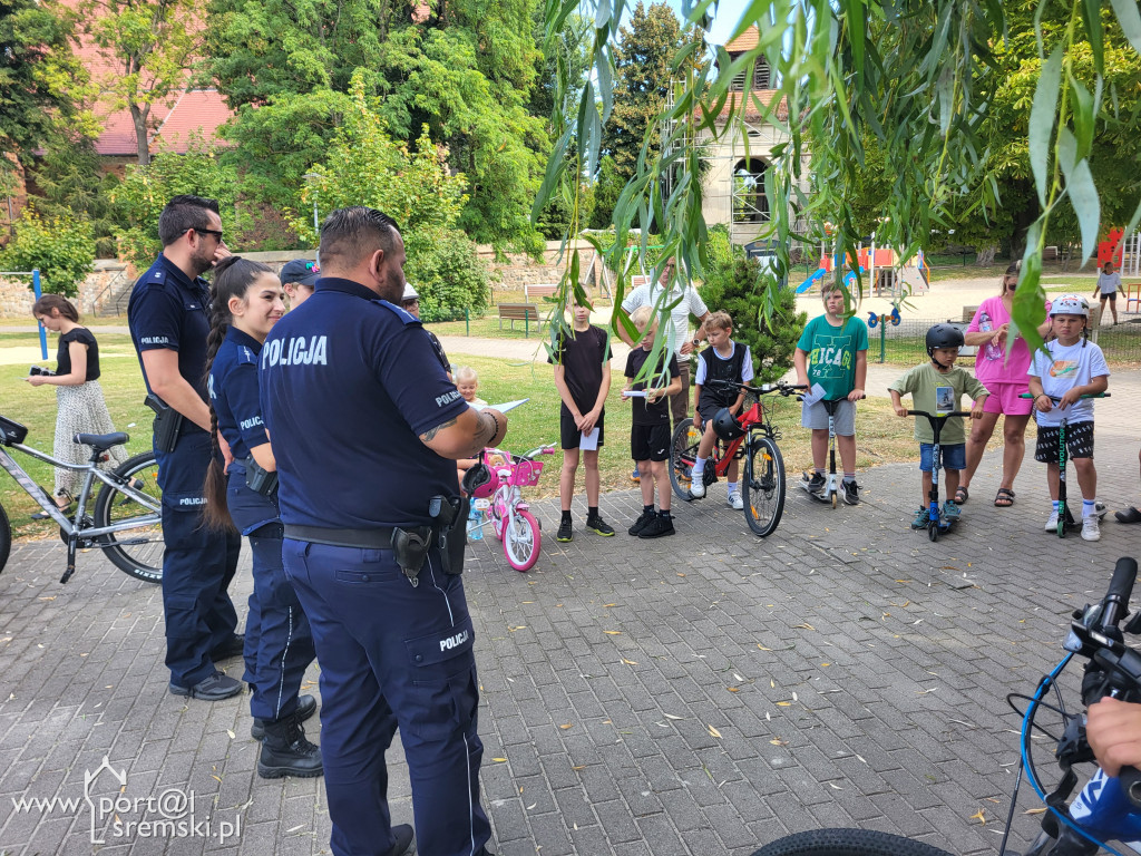 Spotkanie na plaży z Policją