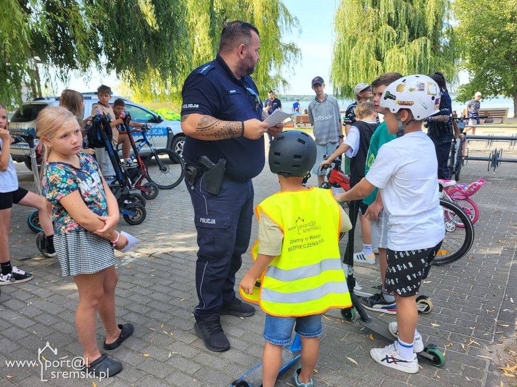 Spotkanie na plaży z Policją