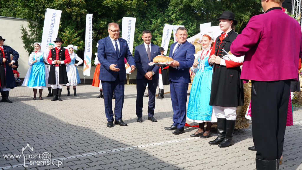 Dożynki w Grzybnie