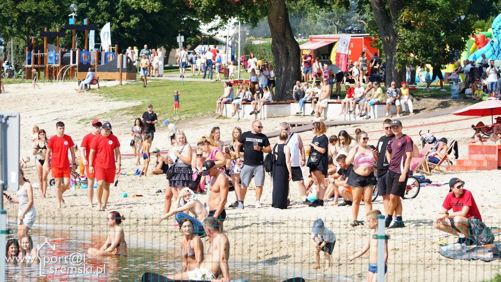 Zakończenie sezonu letniego na plaży